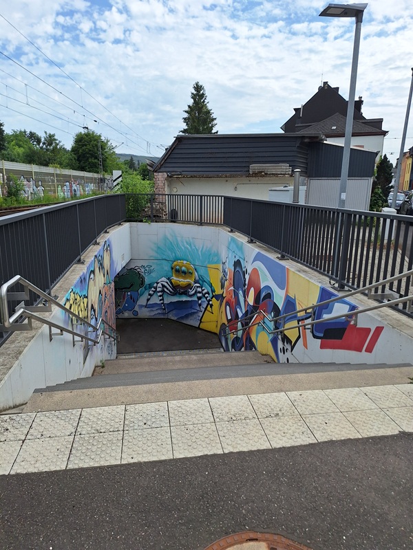 Bahnunterf&uuml;hrung (DB) Euchariusstra&szlig;e/Am Kiewelsberg - Westseite