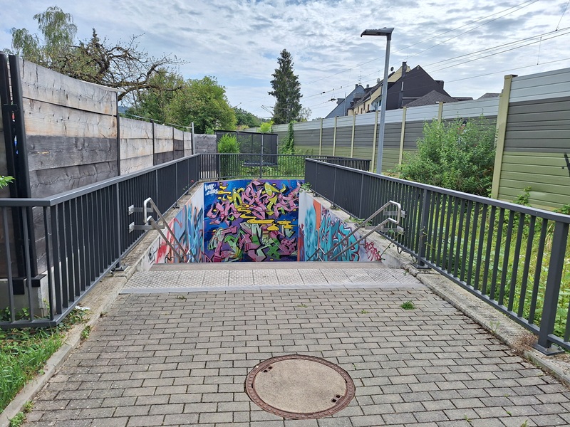 Bahnunterf&uuml;hrung (DB) Euchariusstra&szlig;e/Am Kiewelsberg - Ostseite