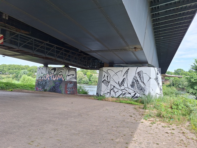 Konrad-Adenauer-Br&uuml;cke (Br&uuml;ckenpfeiler)