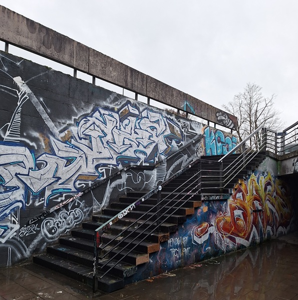 An der Fu&szlig;g&auml;ngerunterf&uuml;hrung Kaiserthermen/ Ostallee
